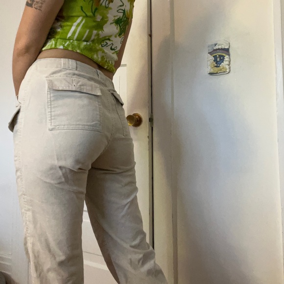 GAP white cords with pocket deataild - Picture 3 of 7